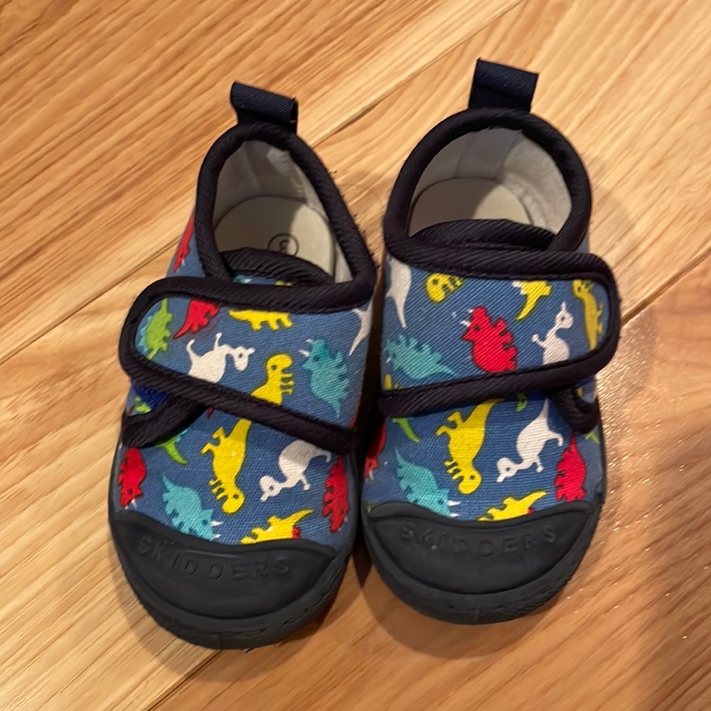 Skidders Dino Shoes - New without tags